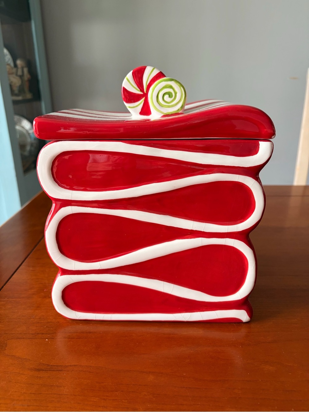 Candy Cane Lane 2017 Cookie Jar Red & White Candy Swirl Ceramic Cookie Jar